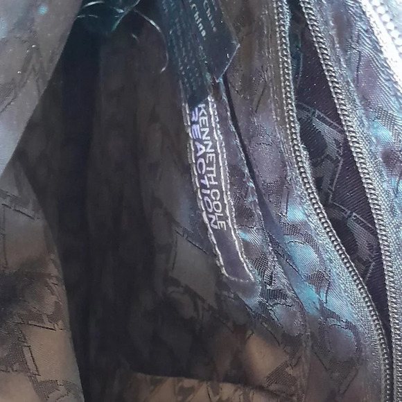 Kennith Cole Reaction Silver Cross body Bag - Picture 5 of 11